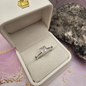 Anillo Promo plata con Esmeralda