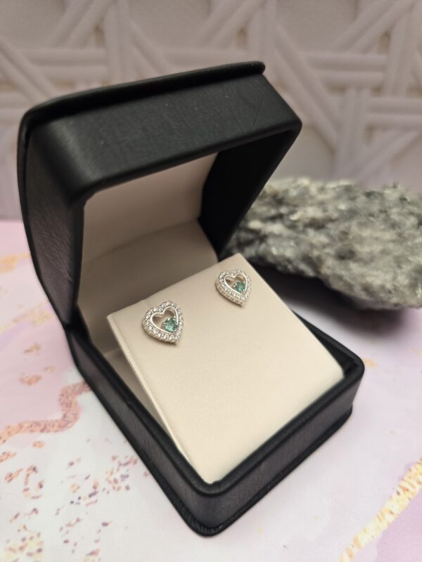 Topitos corazones con esmeraldas y microcircones