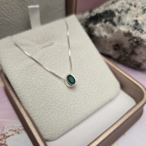 Mini-Dije en plata con Esmeralda Óvalo