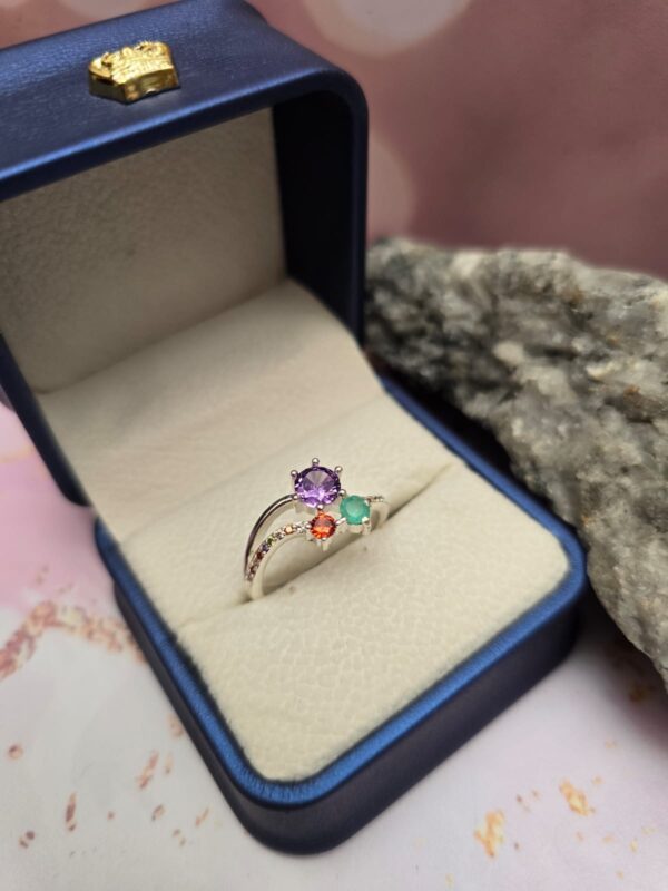 Anillo Promo Multicolor en plata con Esmeralda y circones suizos