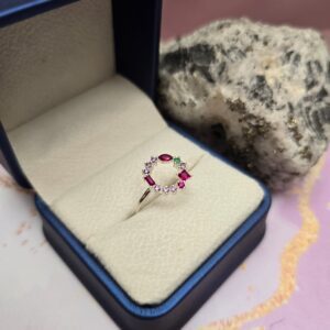 Anillo Promo Redondo Lila con Esmeralda en plata con circones suizos