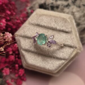 Anillo Fairy con Esmeralda Colombiana Central
