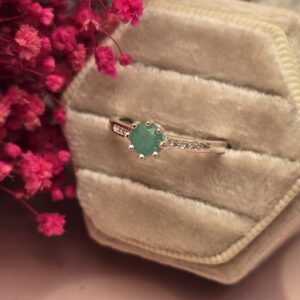 Anillo Promo en plata con Esmeralda Colombiana