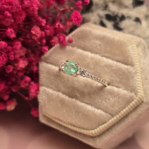 Anillo Promo en plata con Esmeralda Colombiana