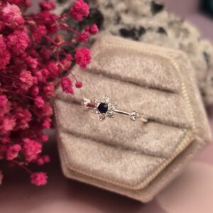 Anillo Promo en plata con Zafiro Azul