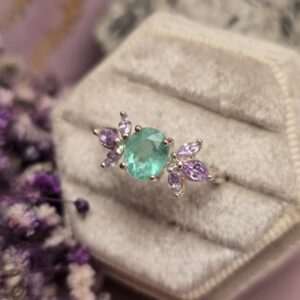 Anillo Fairy con Esmeralda Colombiana Central